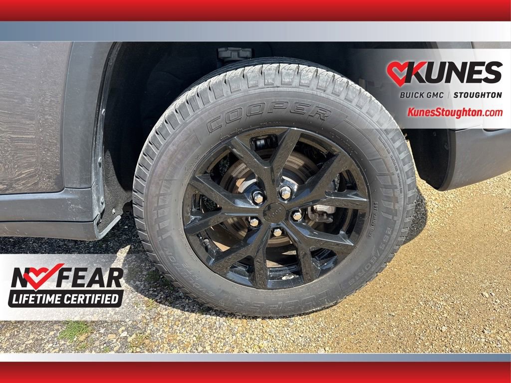 Used 2024 Jeep Grand Cherokee Altitude AWD/4WD image 18