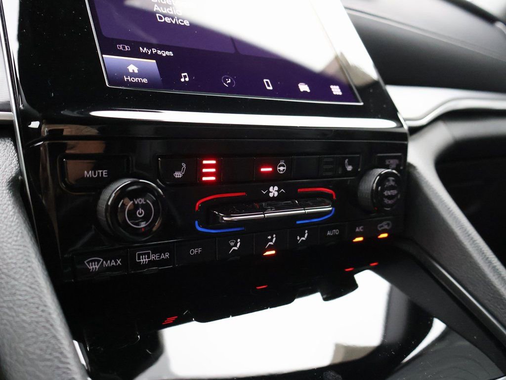 New 2025 Jeep Grand Cherokee L Altitude image 39