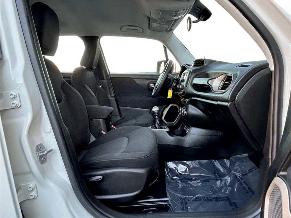 Used 2015 Jeep Renegade Sport image 11