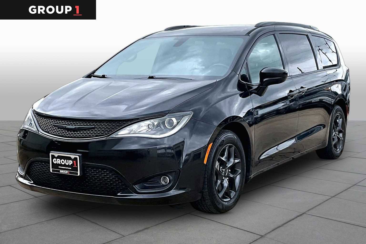 Used 2020 Chrysler Pacifica Touring-L Plus image 1