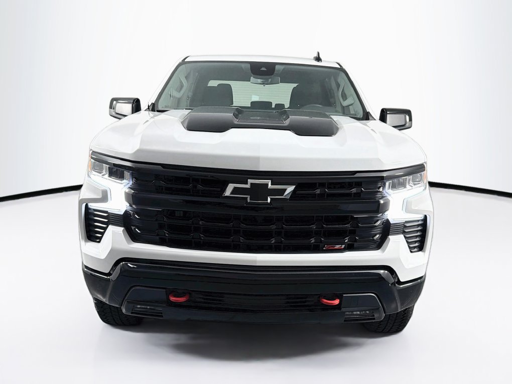Used 2025 Chevrolet Silverado 1500 LT Trail Boss AWD/4WD image 2