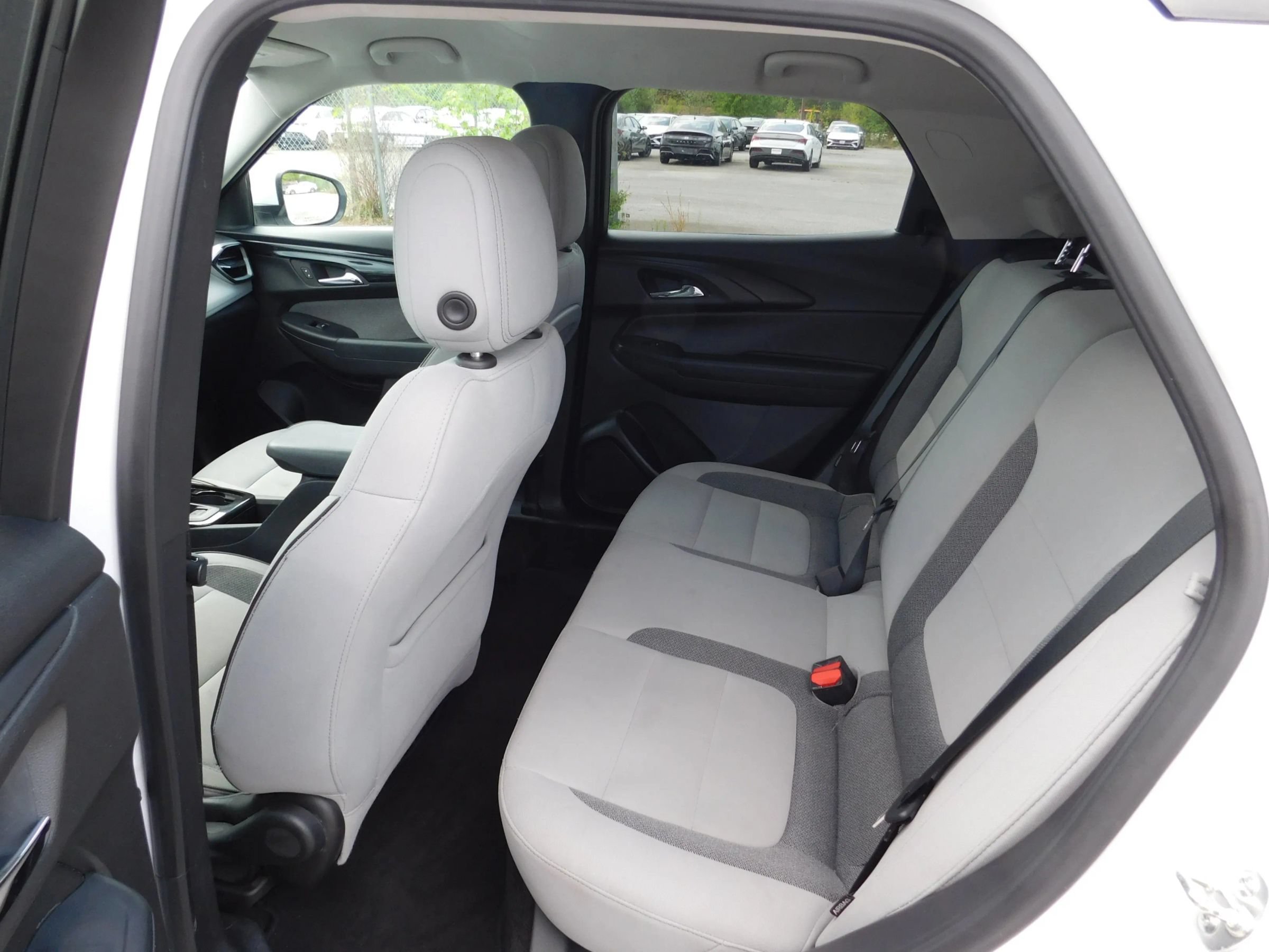 Used 2025 Chevrolet TrailBlazer LT FWD image 9