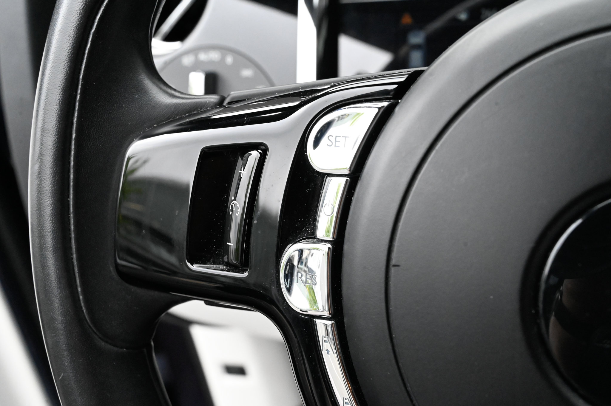 Used 2018 Rolls-Royce Ghost RWD image 24
