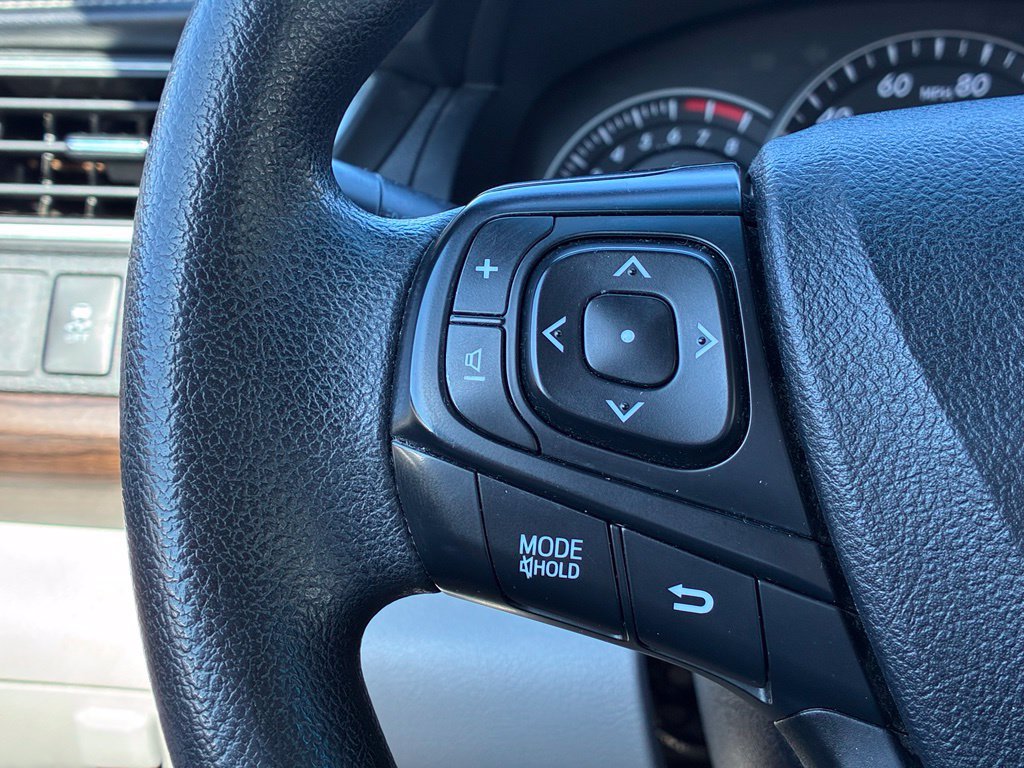 Used 2015 Toyota Camry LE FWD image 14