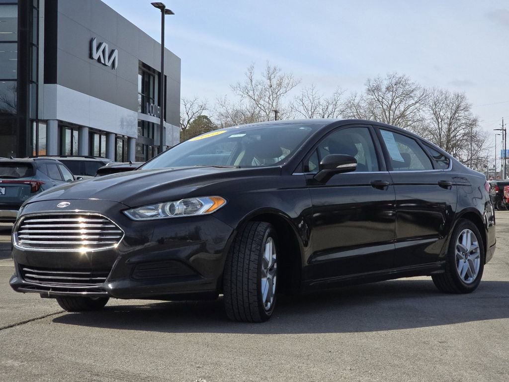 Used 2015 Ford Fusion SE image 8