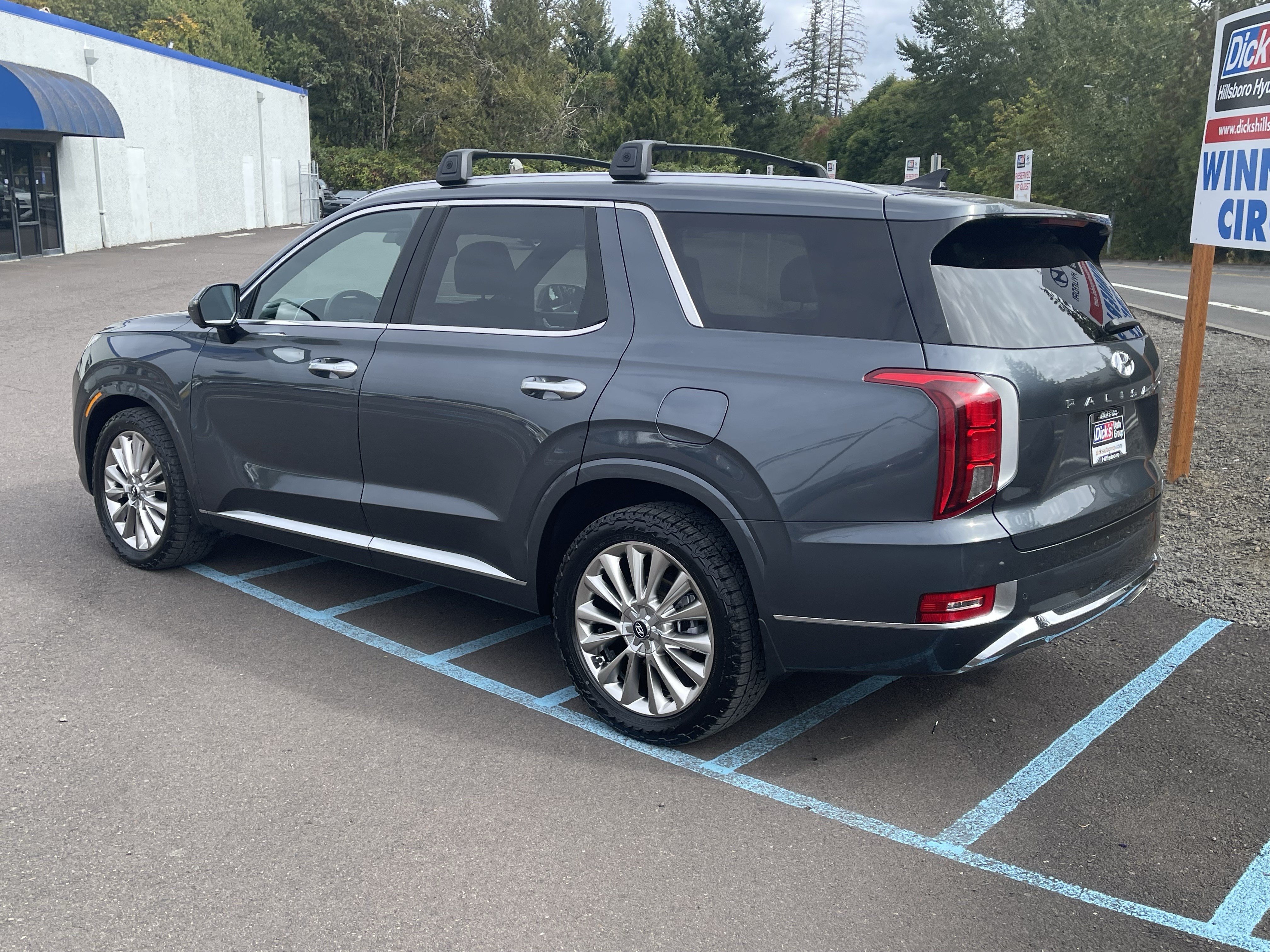 Used 2020 Hyundai Palisade Limited w/ Winter Weather Package AWD/4WD image 3