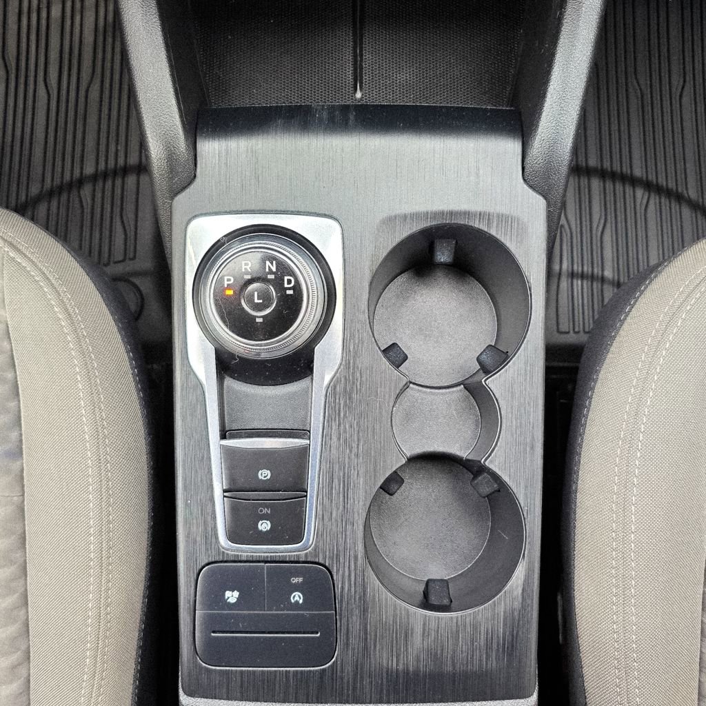 Used 2020 Ford Escape SE image 3