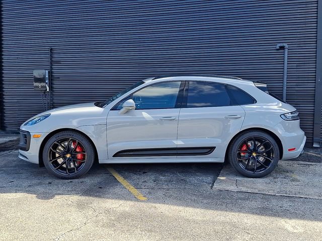 New 2026 Porsche Macan GTS image 2