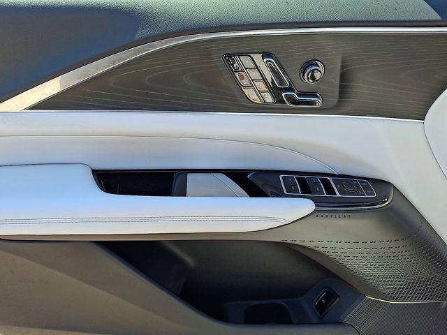 Certified 2024 Cadillac Lyriq Luxury w/ LPO, Floor Liner Package AWD/4WD image 15