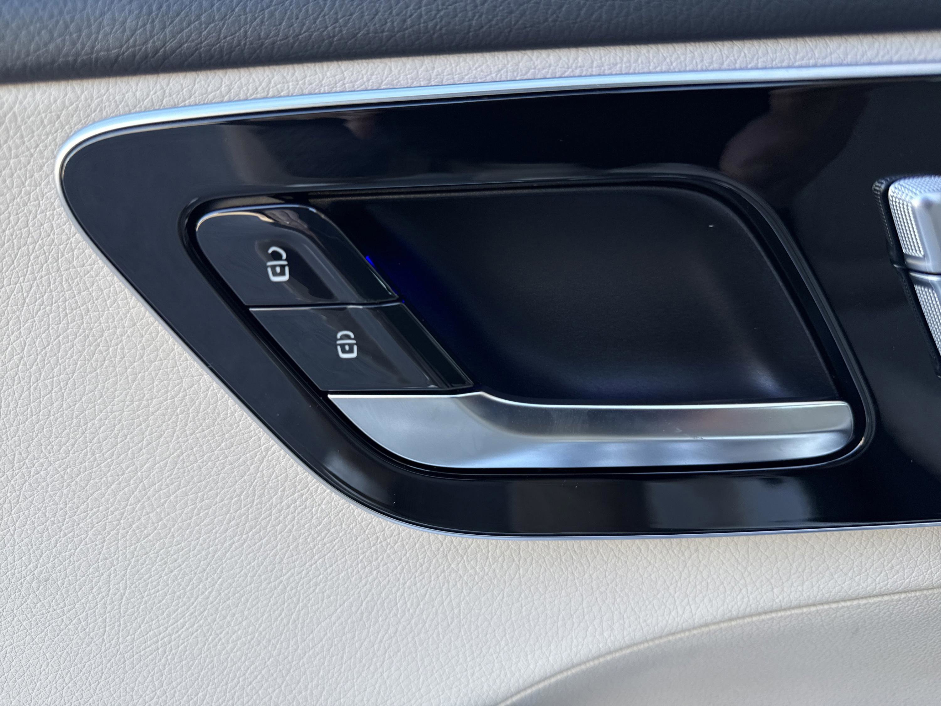 Used 2026 Mercedes-Benz C 300 Sedan image 19