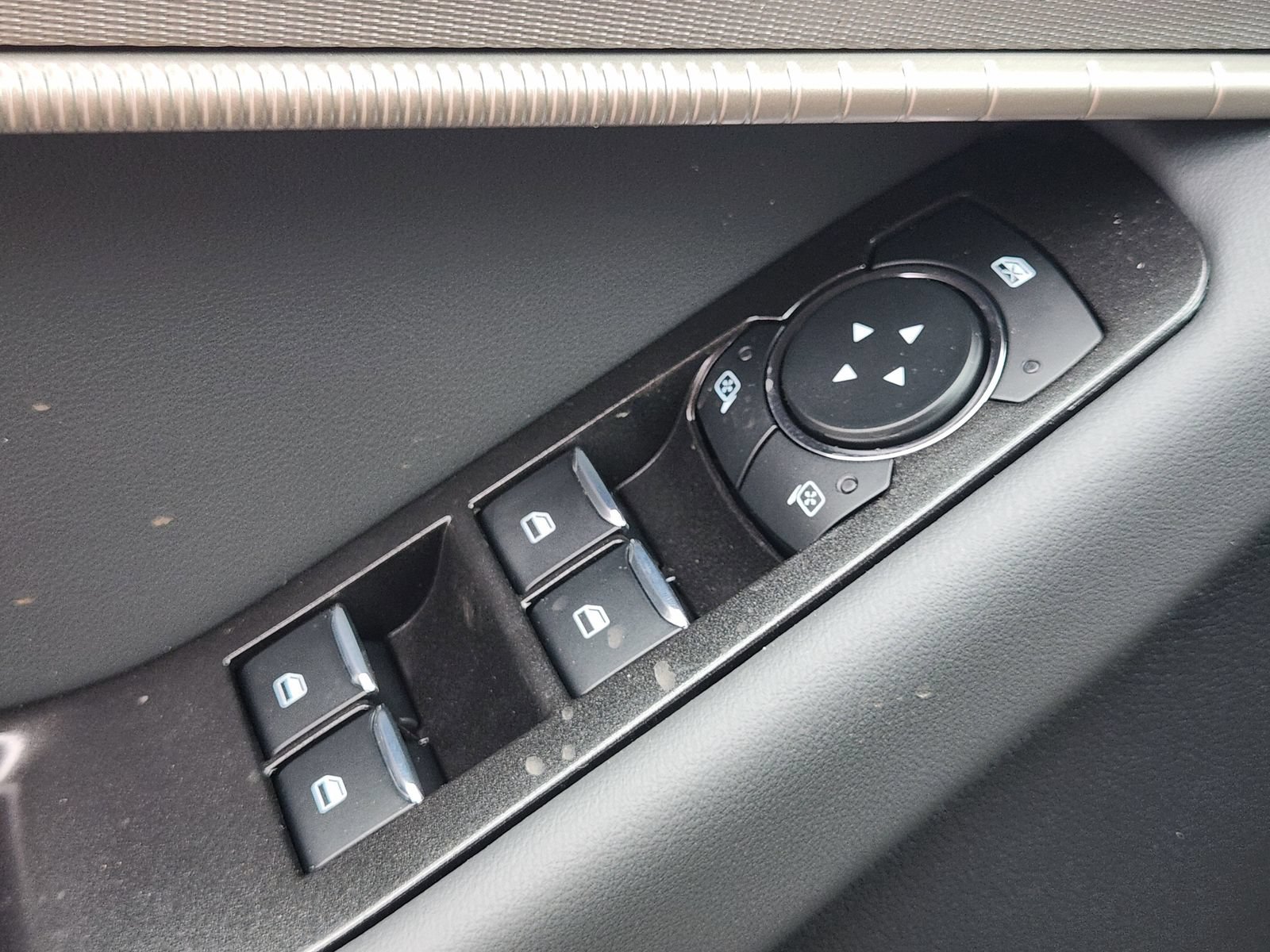 New 2026 Ford Explorer Active RWD image 20