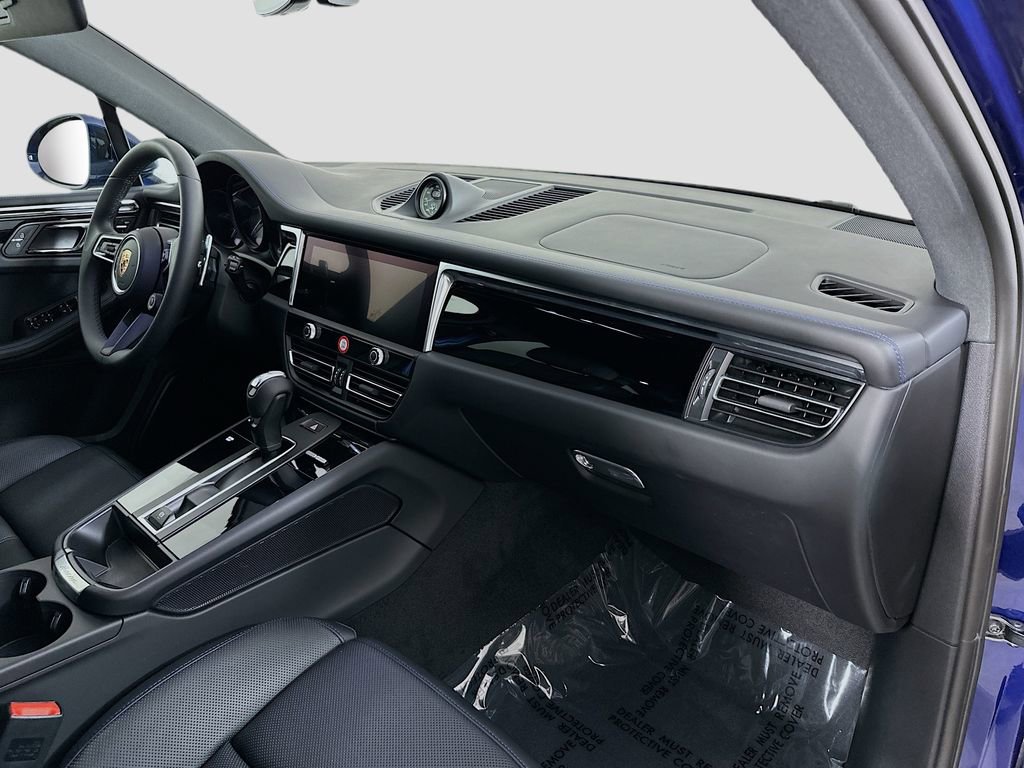 New 2025 Porsche Macan S AWD/4WD image 31