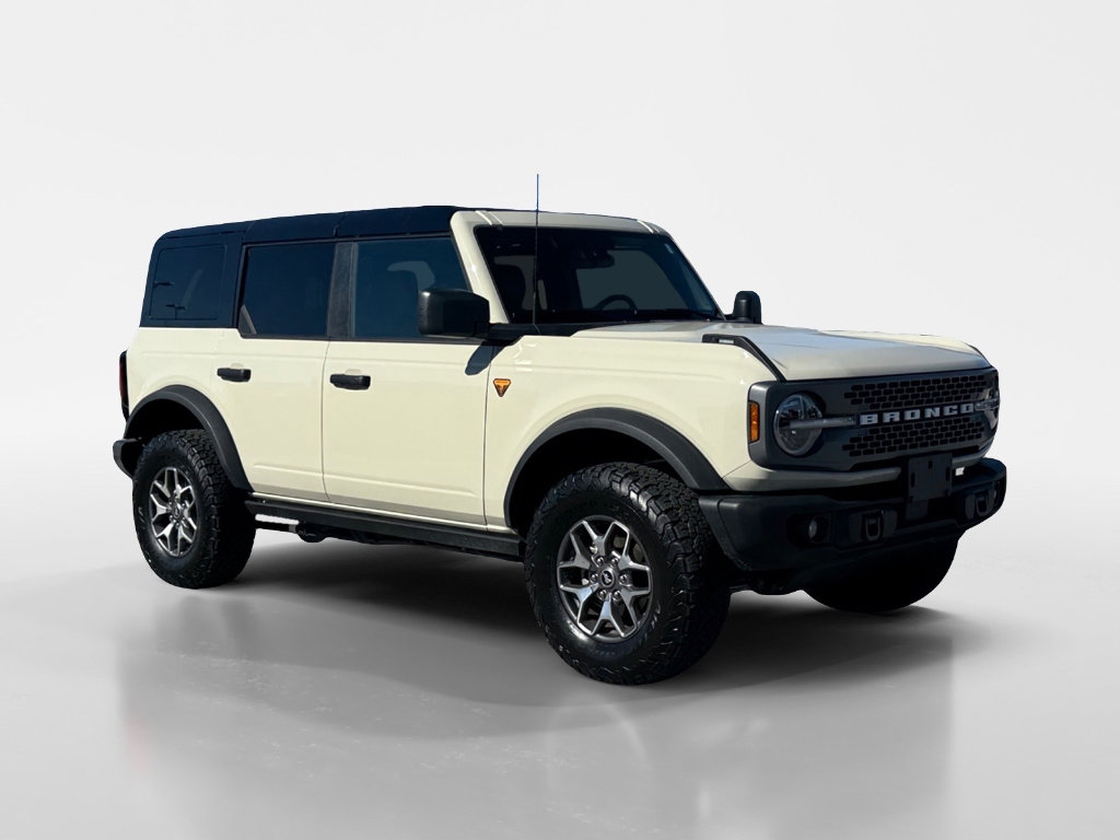 Used 2025 Ford Bronco Badlands image 8