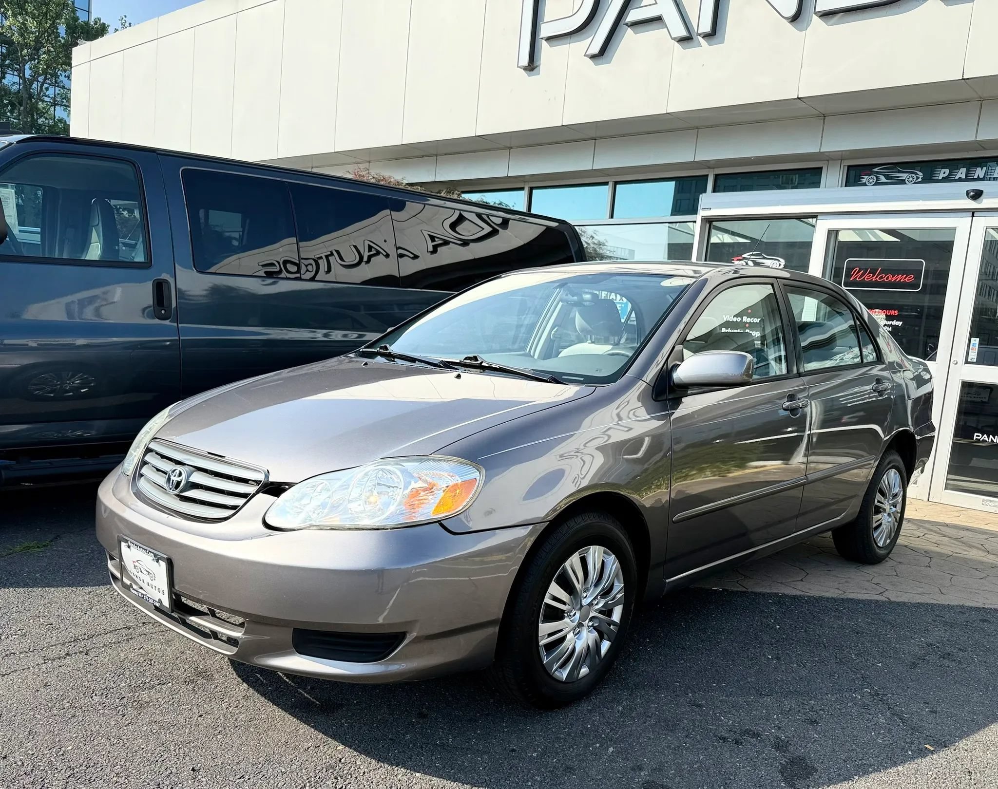 Used 2004 Toyota Corolla LE FWD image 3