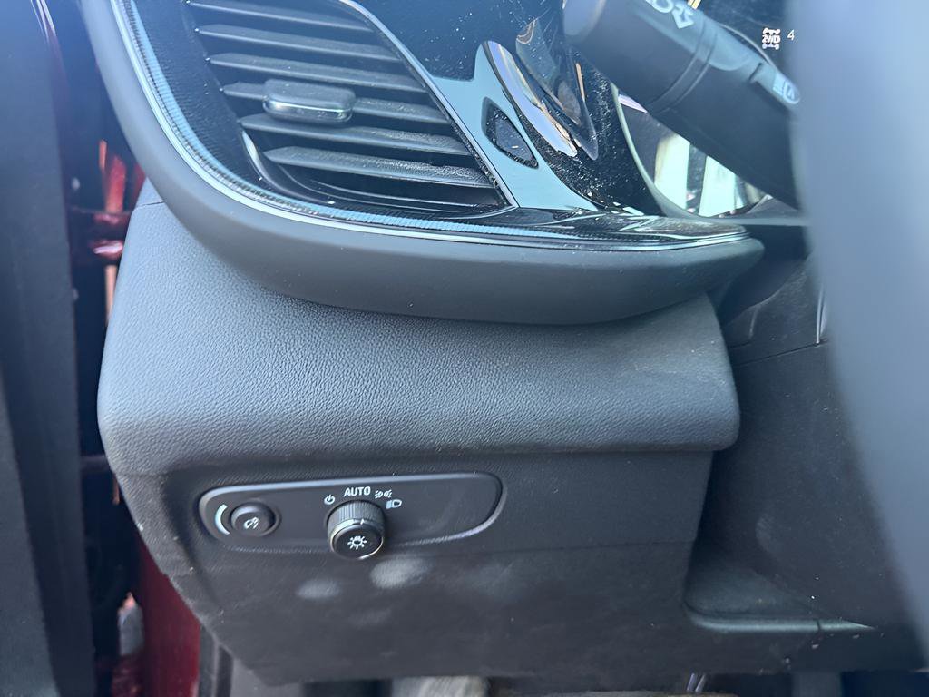 Certified 2023 Buick Envision Essence image 16