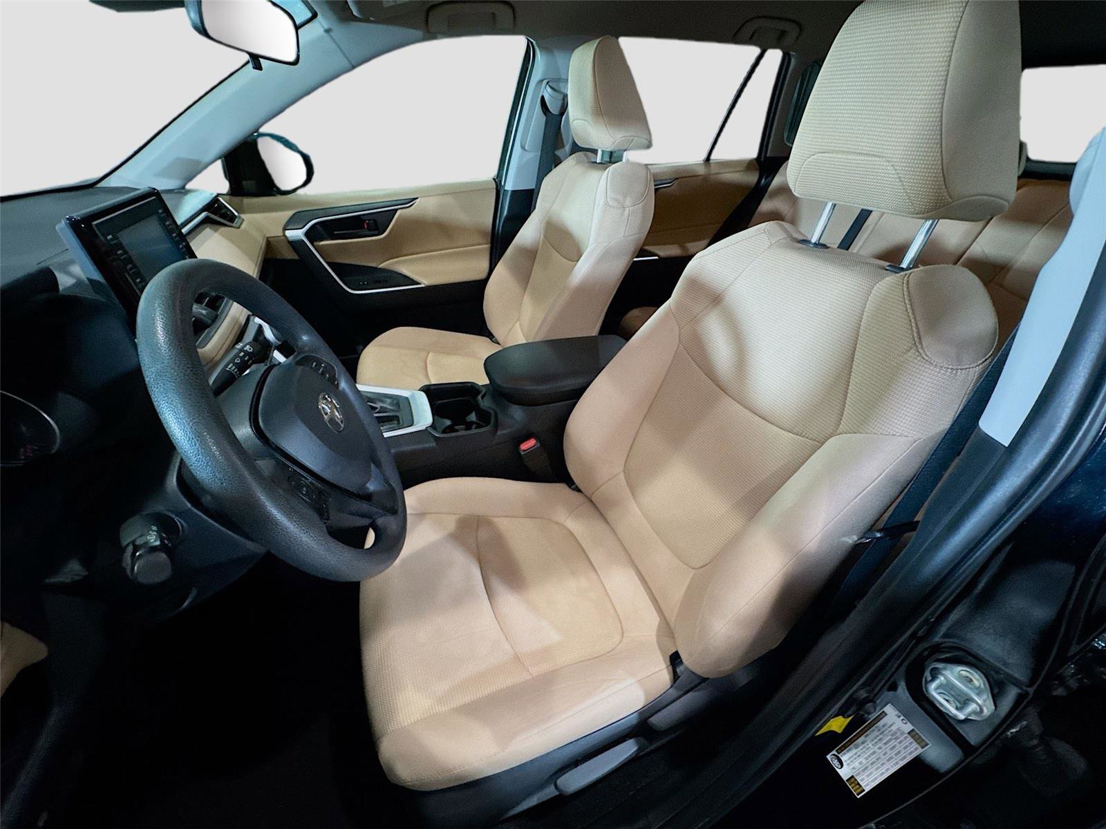 Used 2019 Toyota RAV4 LE image 2