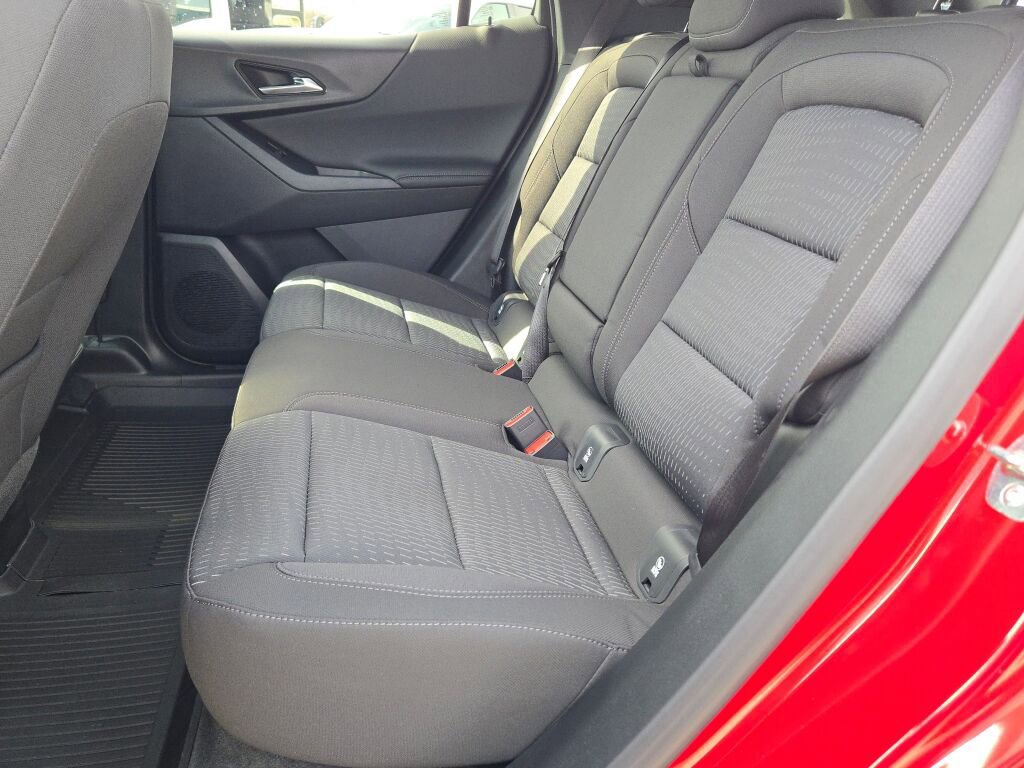 New 2026 Chevrolet Equinox LT w/ LPO, Floor Liner Package FWD image 17