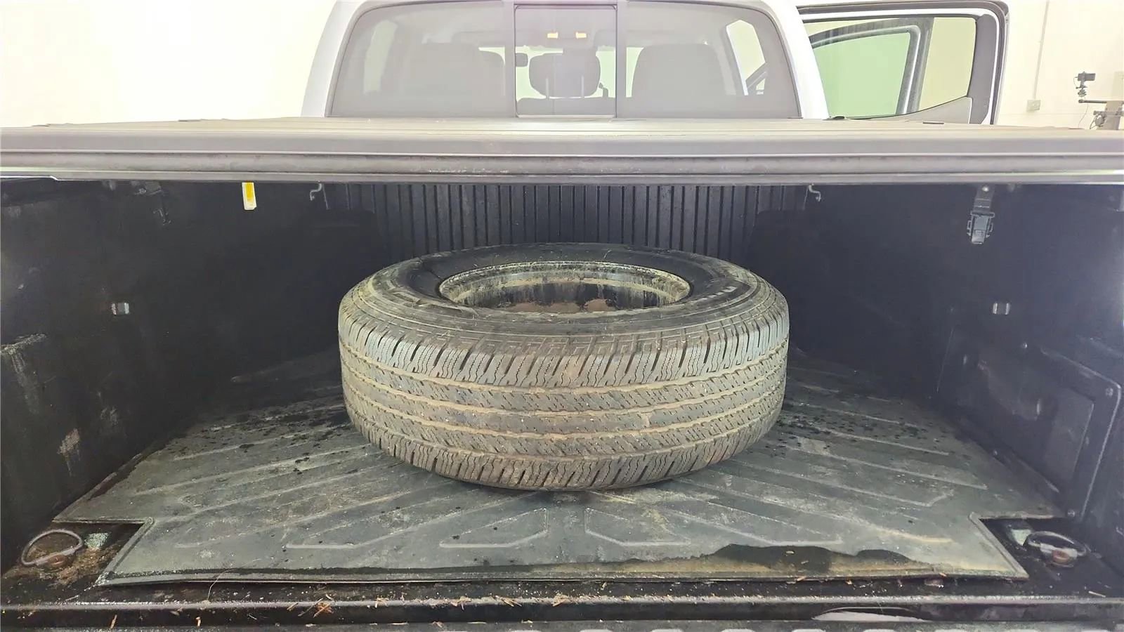 Used 2023 Toyota Tacoma SR AWD/4WD image 19