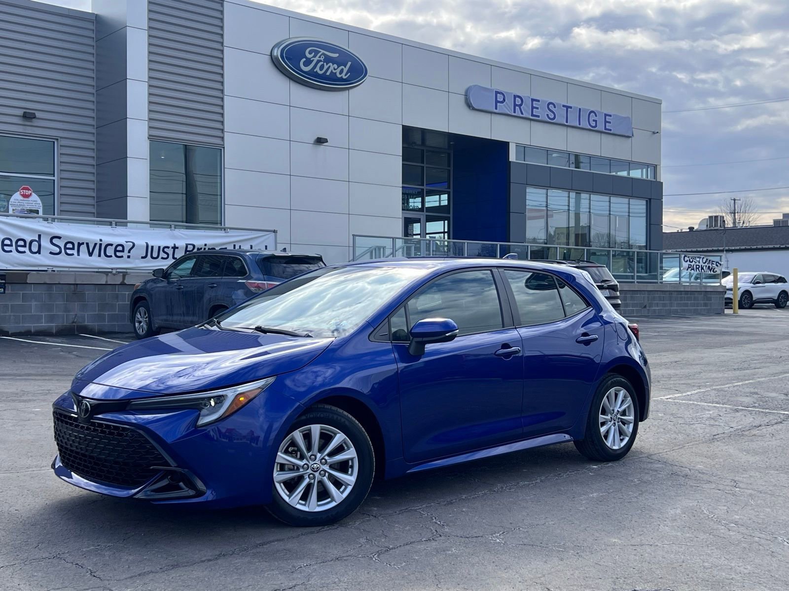 Used 2023 Toyota Corolla SE w/ SE Premium Package image 1