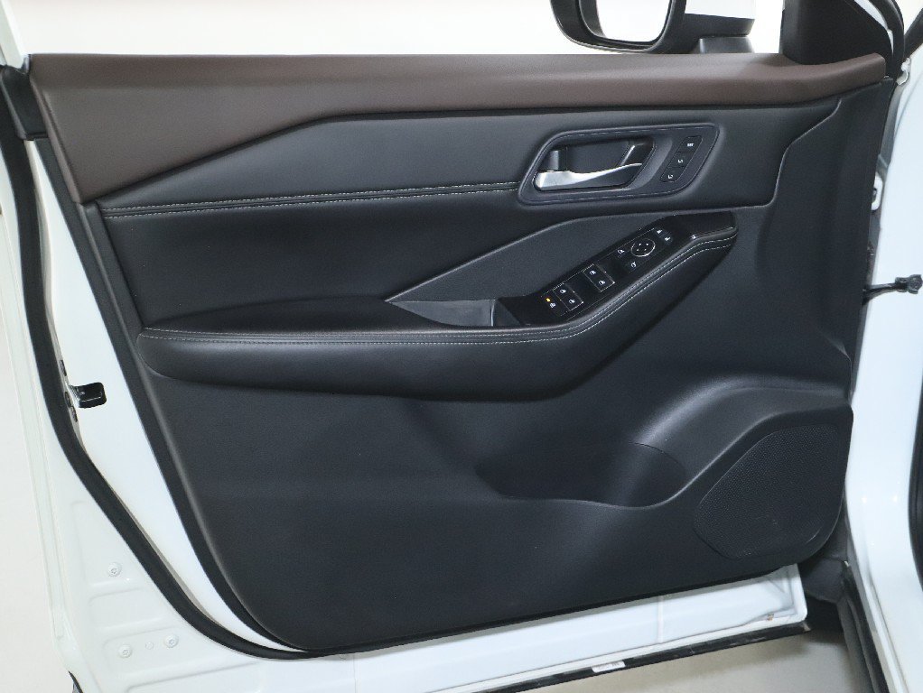 Certified 2023 Nissan Rogue SL w/ SL Premium Package AWD/4WD image 18