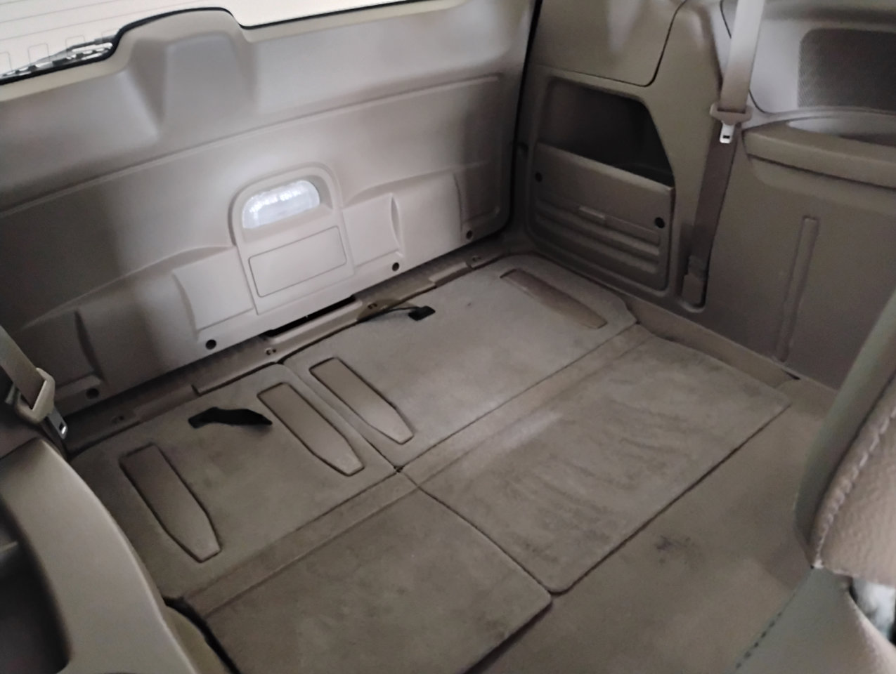 Used 2016 Chrysler Town & Country Touring image 15