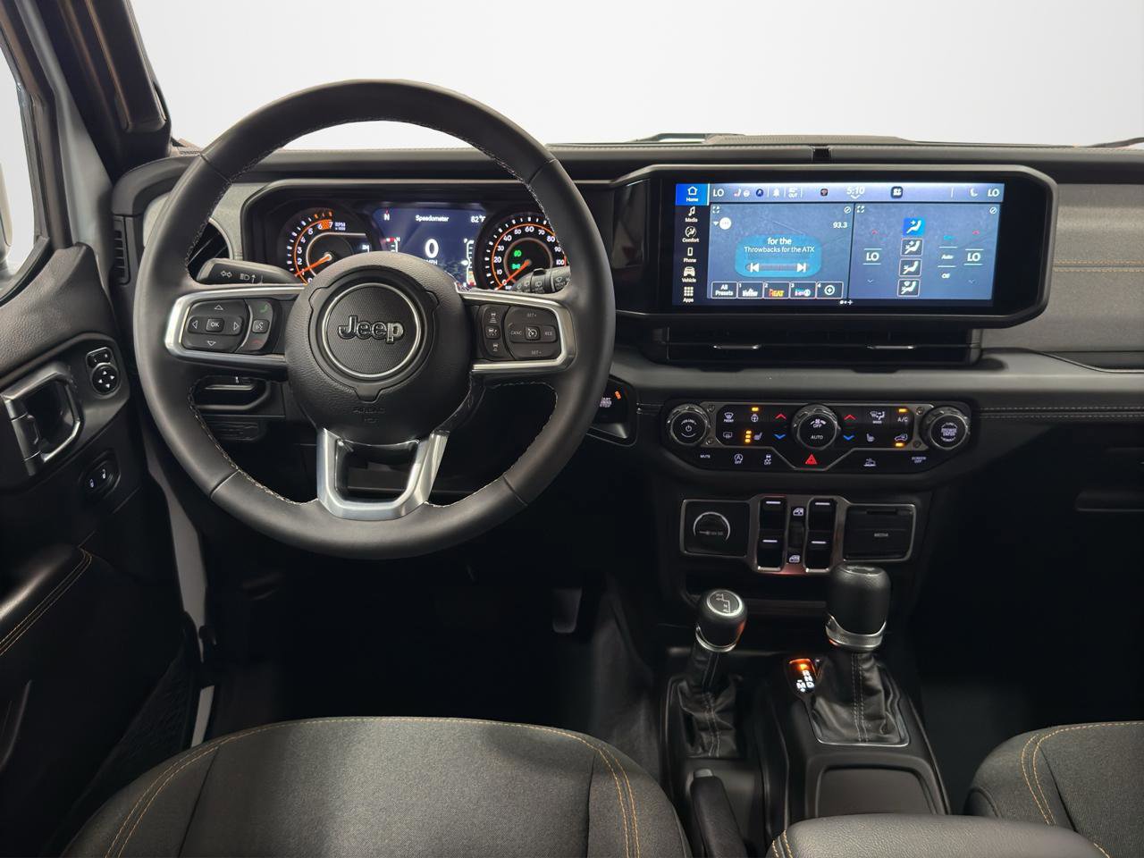 Used 2025 Jeep Wrangler Unlimited Sahara AWD/4WD image 19