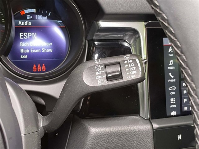 Certified 2025 Porsche Macan image 44