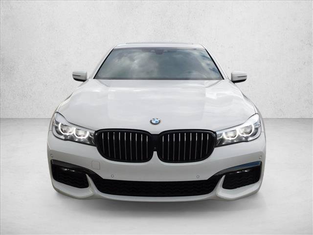 Used 2018 BMW 740i RWD video 4