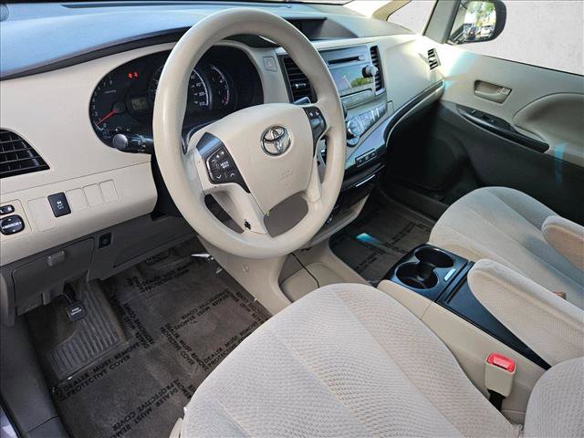 Used 2013 Toyota Sienna LE FWD image 9