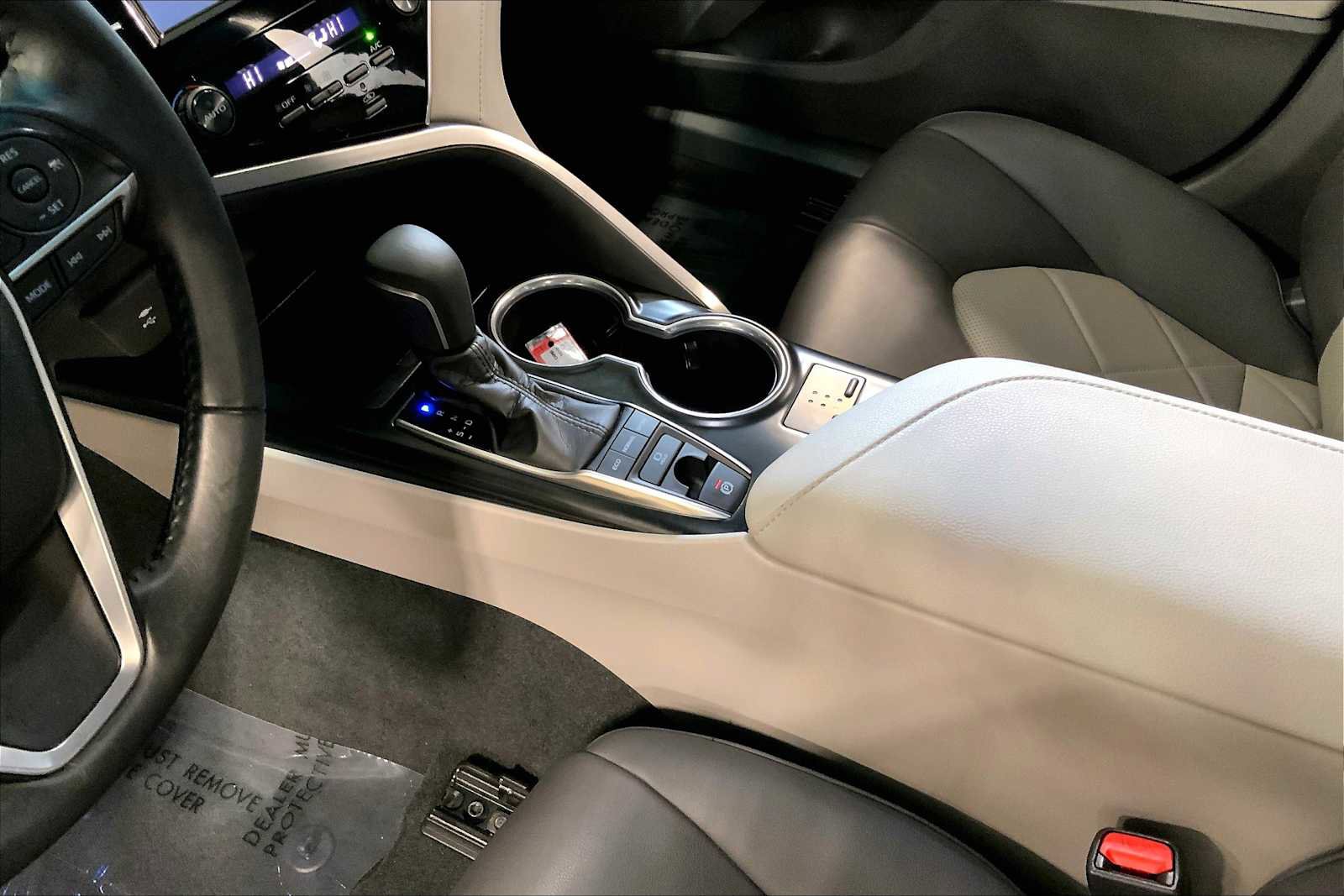 Used 2018 Toyota Camry XLE image 15