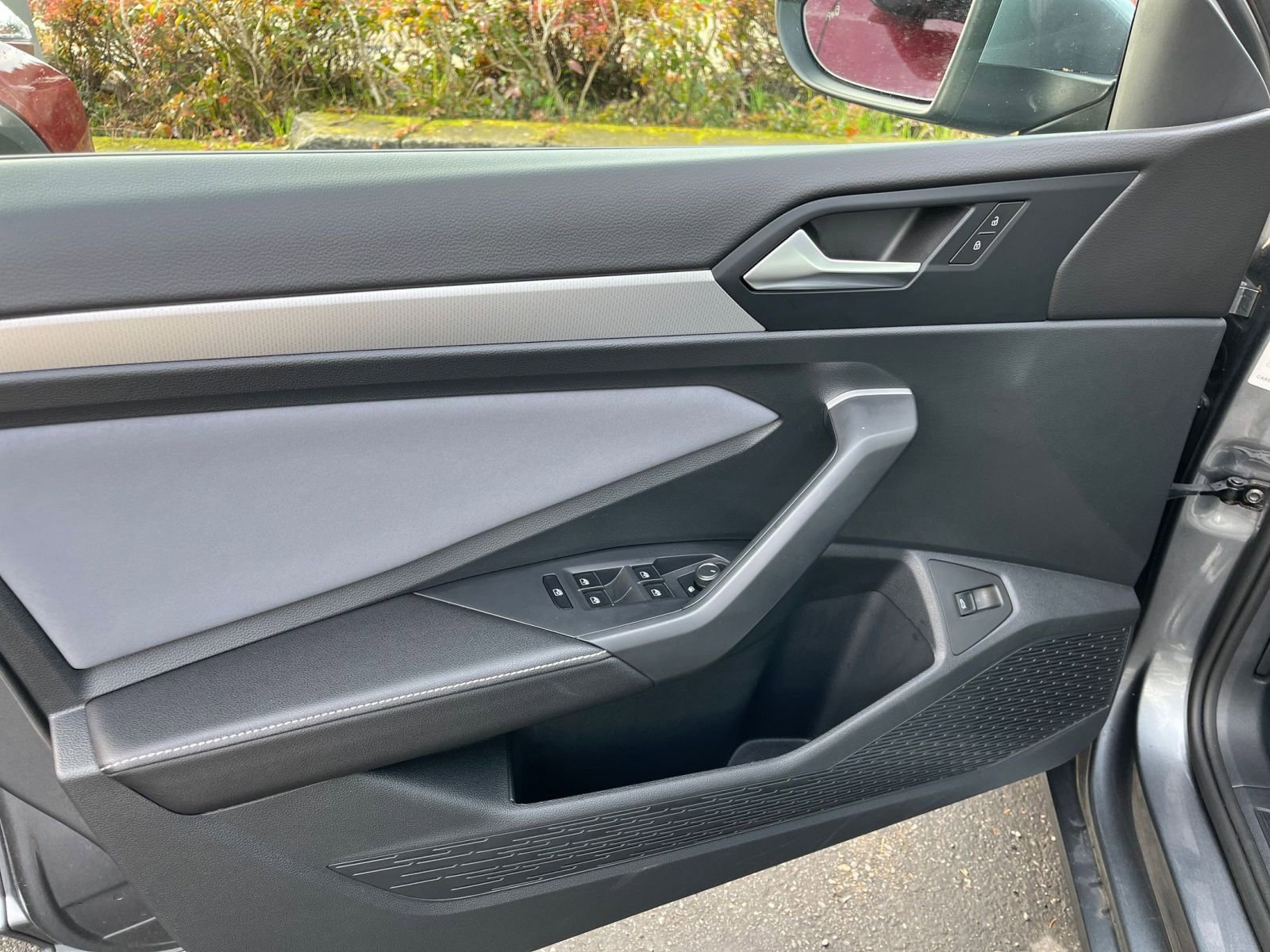 Used 2025 Volkswagen Jetta SE image 20