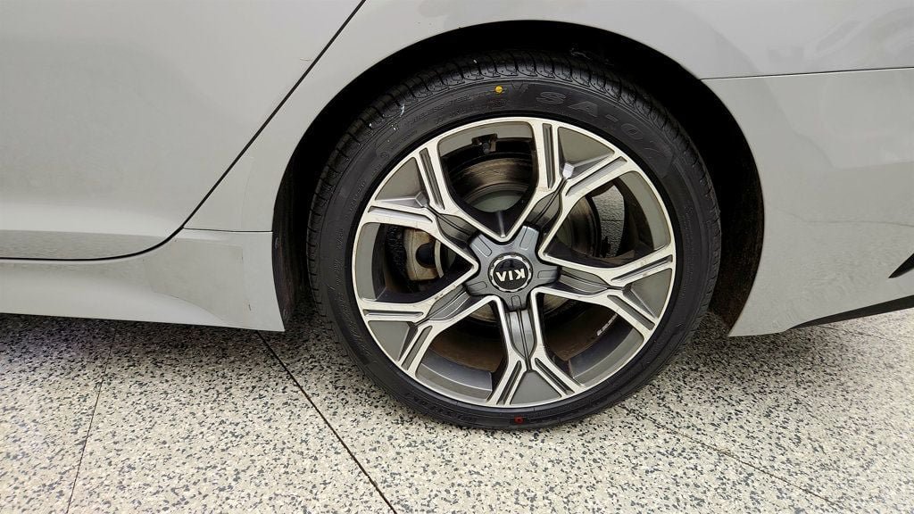 Used 2021 Kia Stinger GT-Line RWD image 9