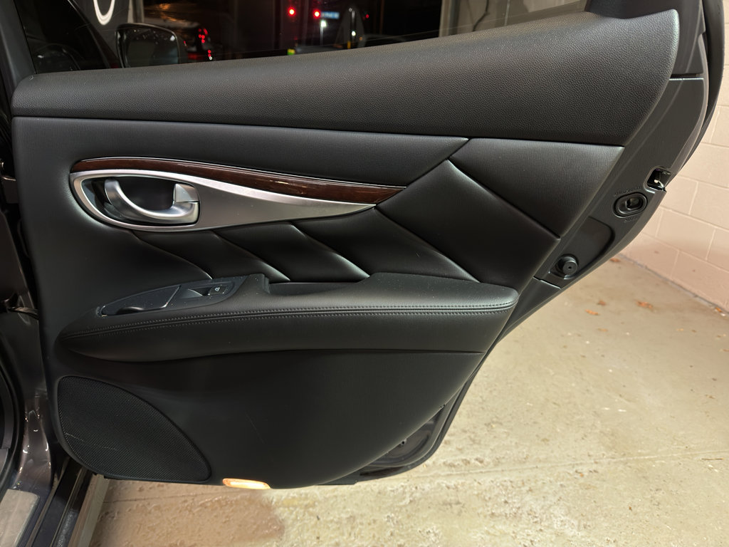 Used 2012 INFINITI M37 x w/ Premium Pkg image 25