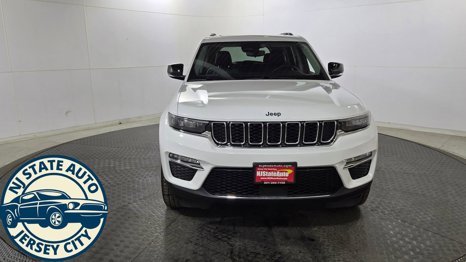 Used 2022 Jeep Grand Cherokee Limited 4xe image 2