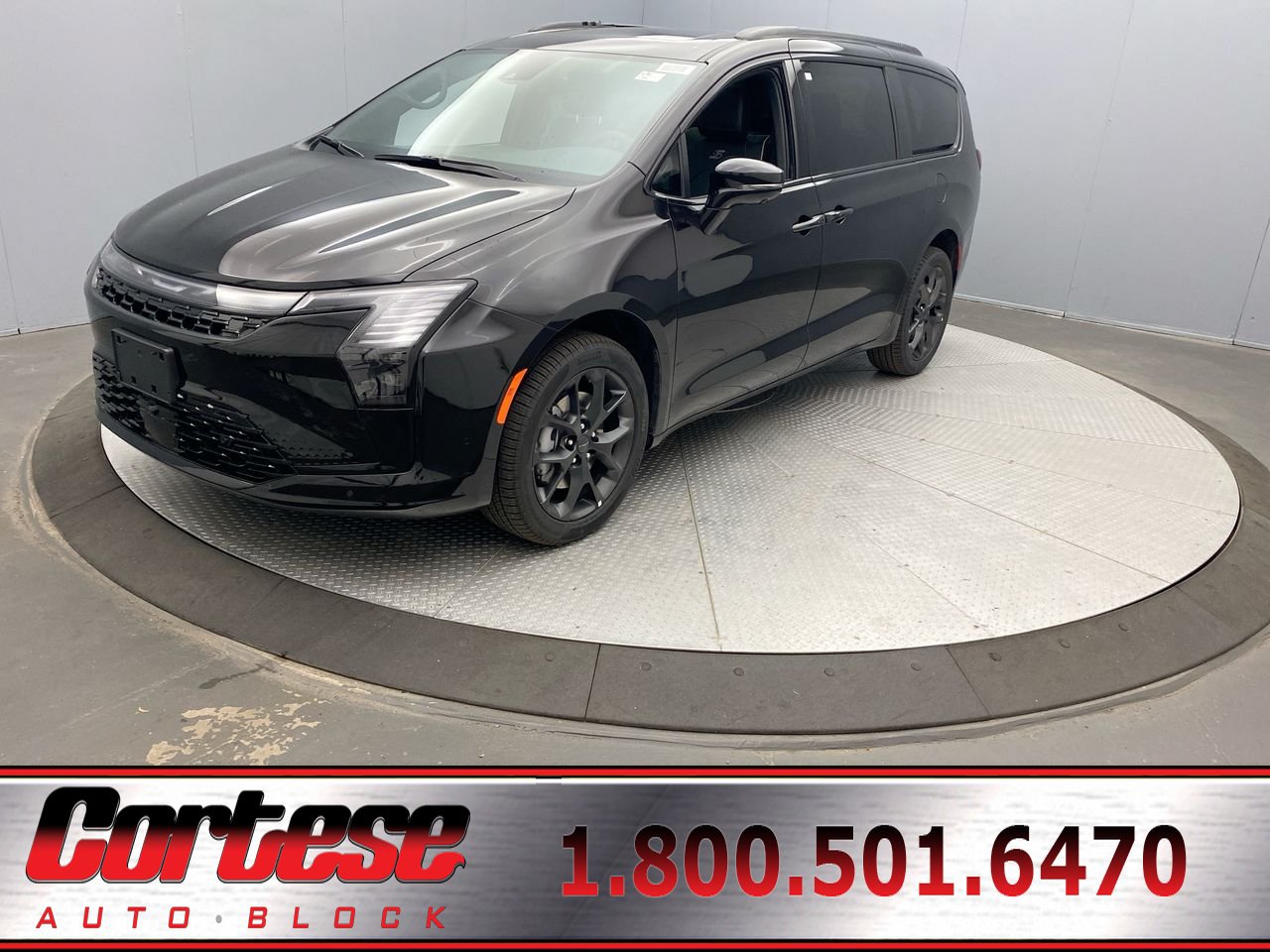 New 2027 Chrysler Pacifica Limited w/ Family Tech Group AWD/4WD image 1