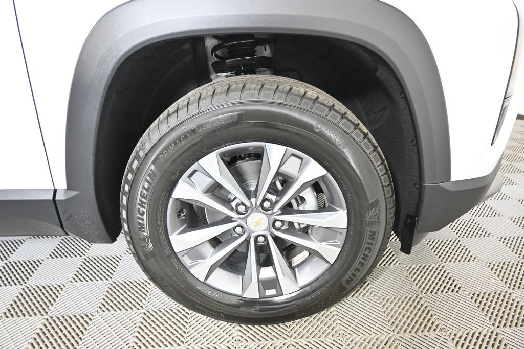 New 2026 Chevrolet Equinox LT w/ Safety and Technology Package AWD/4WD image 11