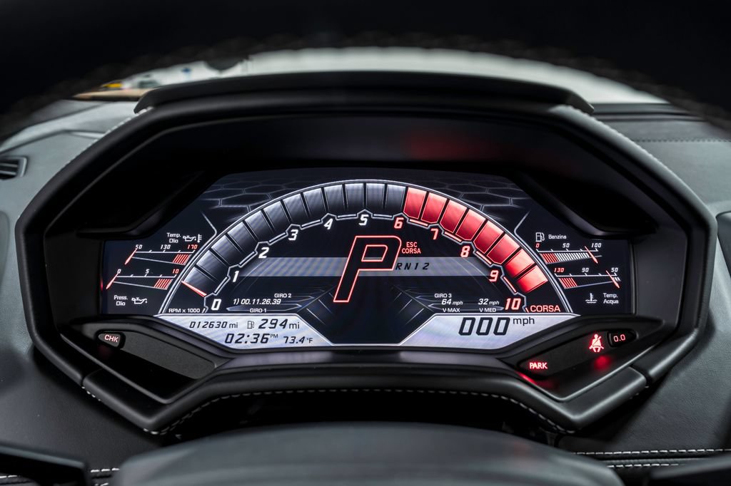 Used 2020 Lamborghini Huracan EVO RWD image 17