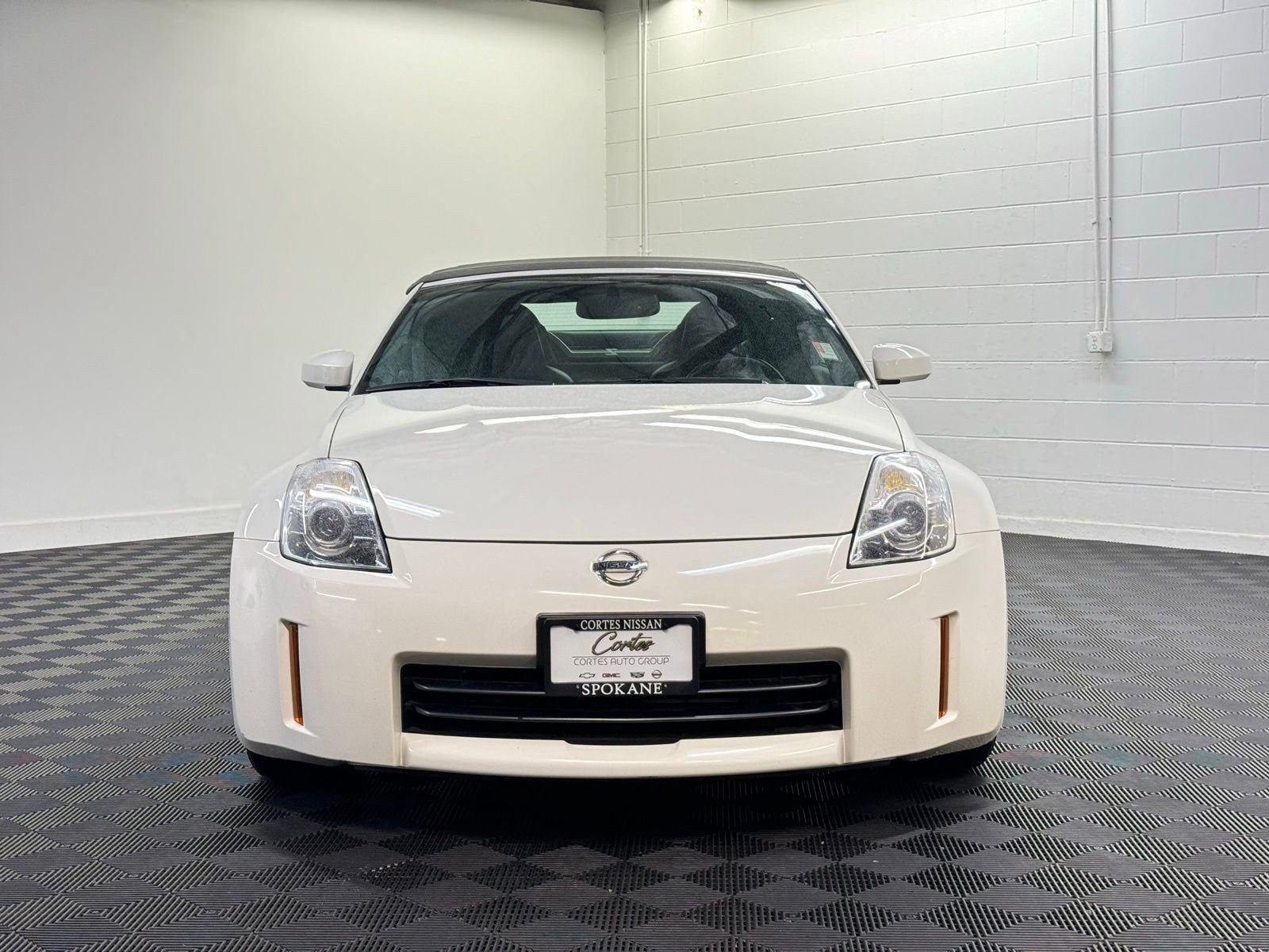 Used 2009 Nissan 350Z Touring image 5