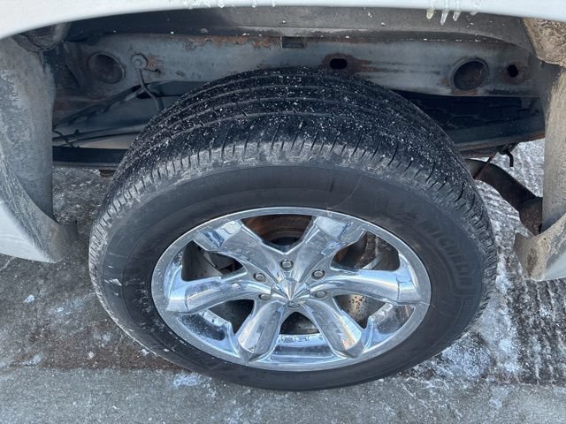 Used 2007 Chevrolet Silverado 1500 LTZ w/ EZ-Lift Tailgate Package AWD/4WD image 8