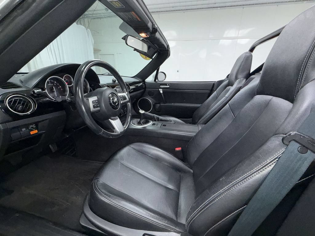 Used 2006 MAZDA MX-5 Miata Grand Touring w/ Premium Pkg RWD image 12