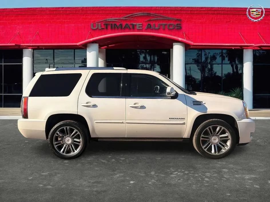 Used 2013 Cadillac Escalade Premium RWD image 5