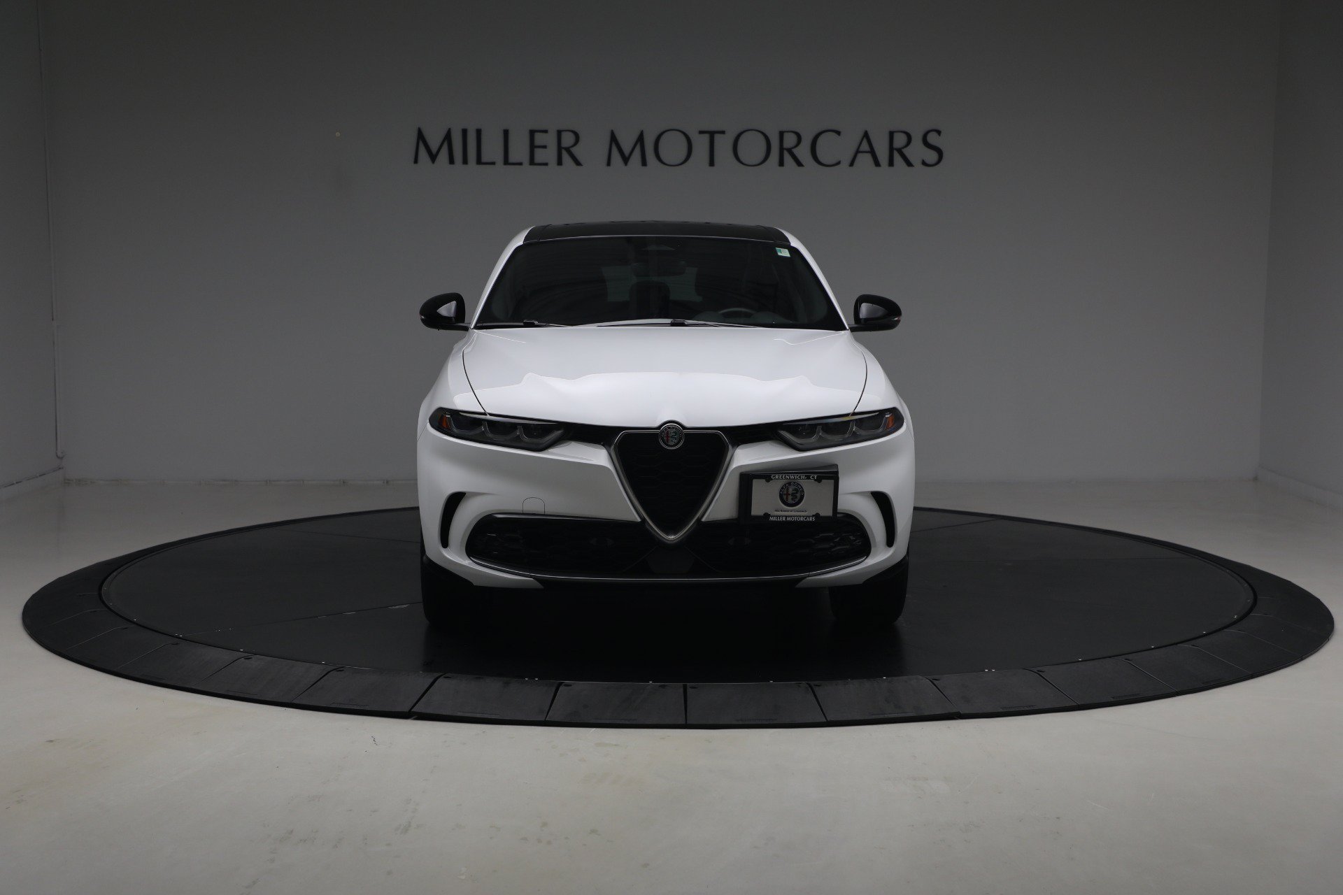 Used 2024 Alfa Romeo Tonale Ti w/ Premium Interior Package AWD/4WD image 11