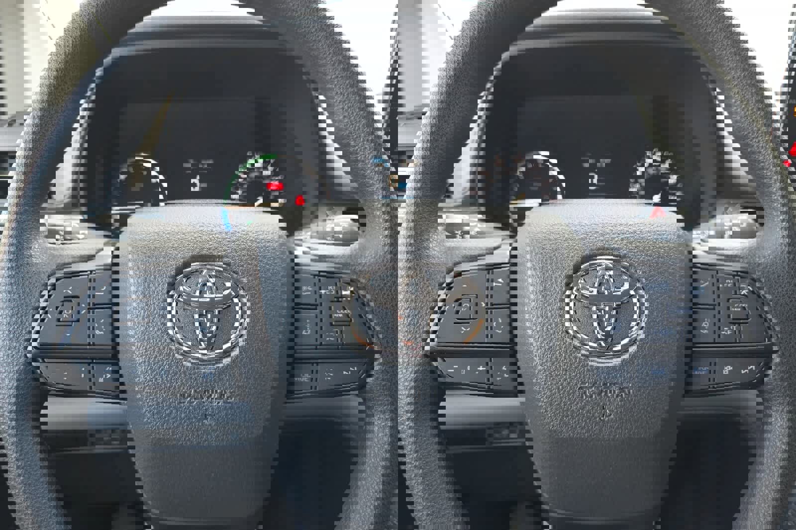 Used 2024 Toyota Sienna LE image 26