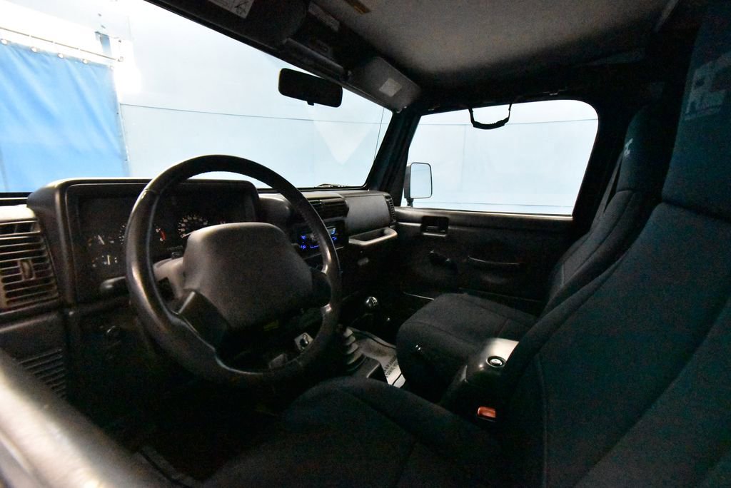 Used 2000 Jeep Wrangler Sport AWD/4WD image 2