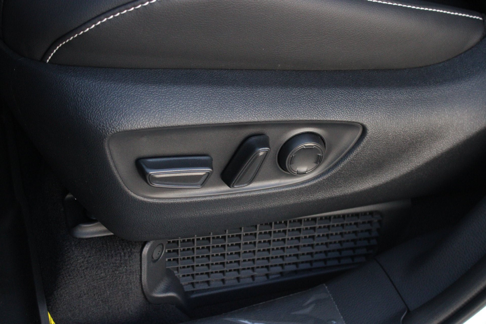 New 2026 Toyota Sienna XSE FWD image 14