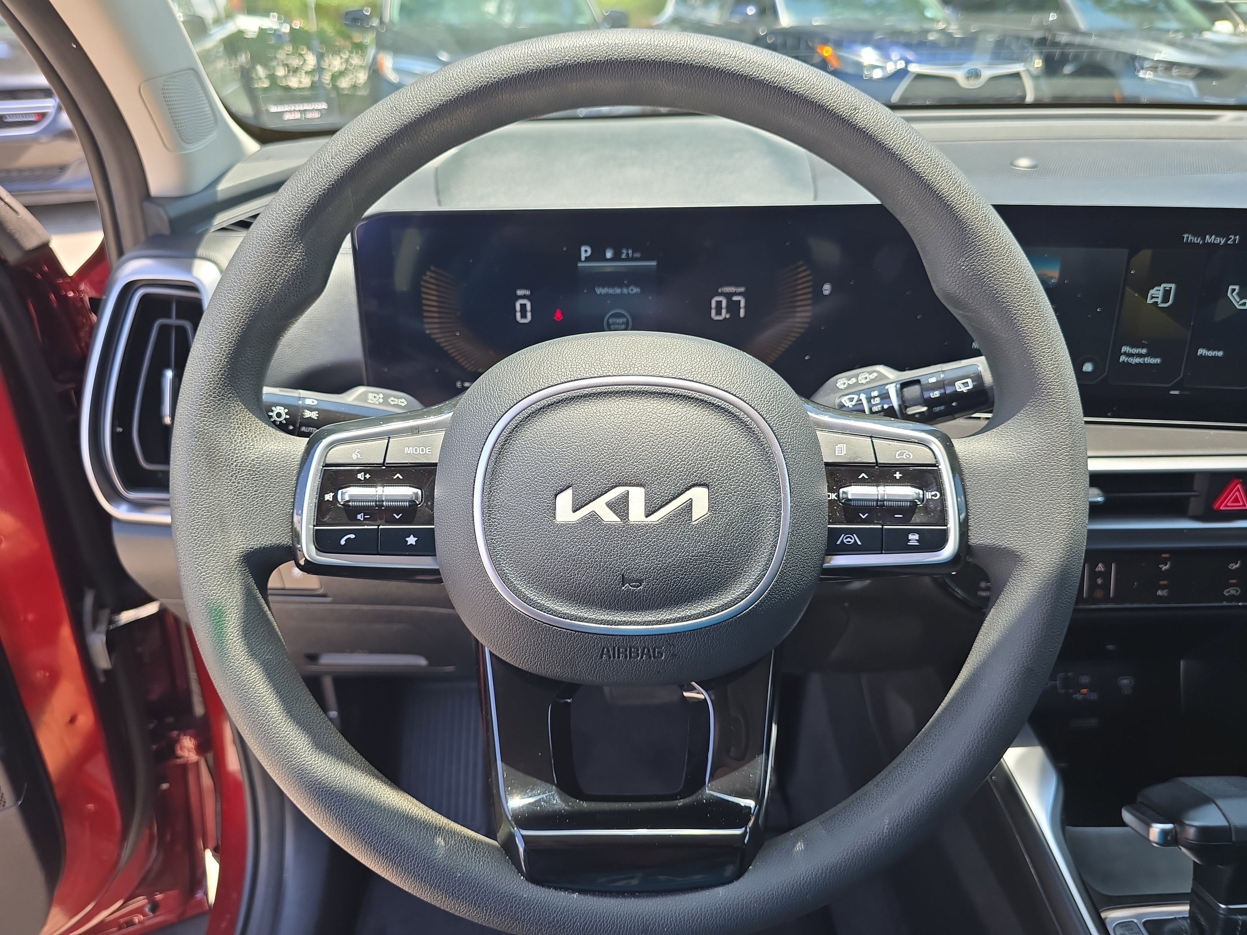 Certified 2025 Kia Sorento LX FWD image 28