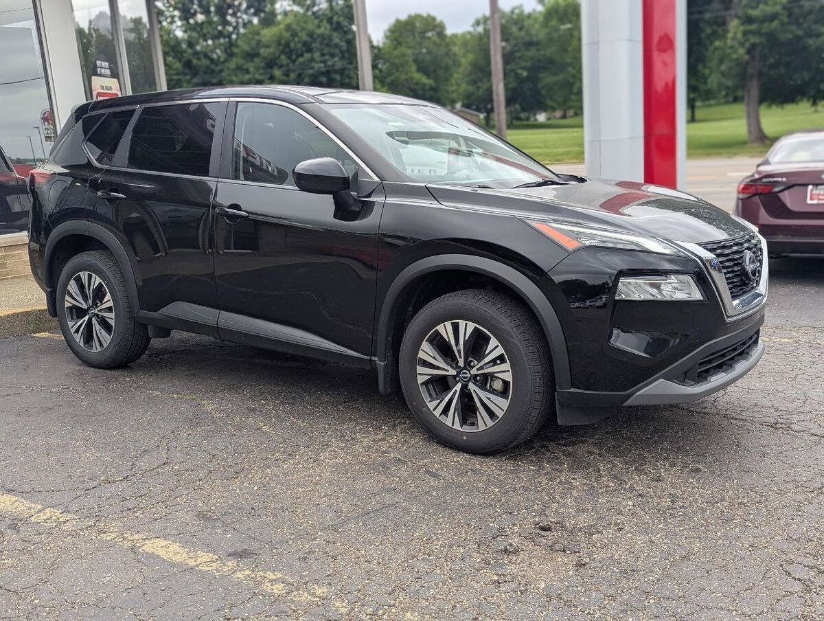 Used 2023 Nissan Rogue SV AWD/4WD image 8