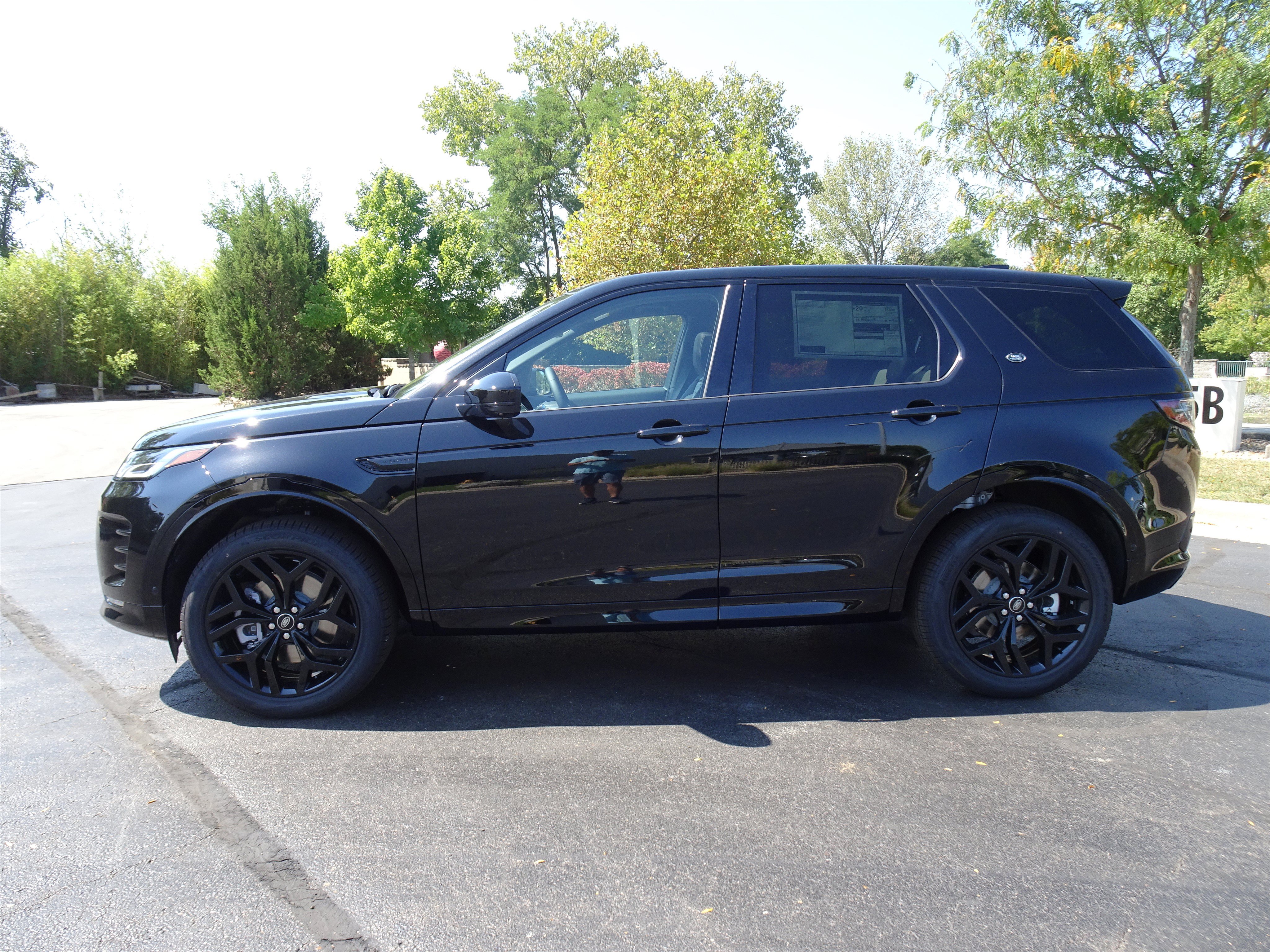 New 2026 Land Rover Discovery Sport Landmark AWD/4WD image 3
