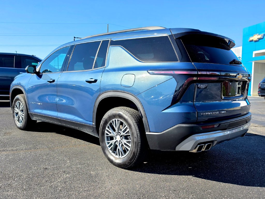 Used 2024 Chevrolet Traverse LT w/ LPO, Floor Liner Package AWD/4WD image 4