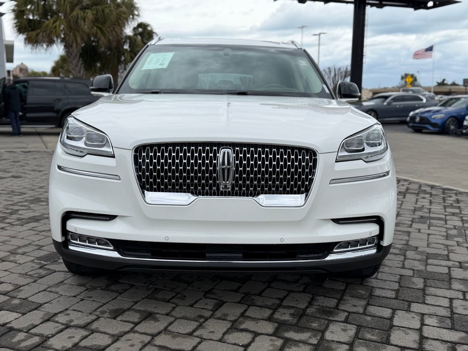 Used 2023 Lincoln Aviator Reserve w/ Equipment Group 201A image 6